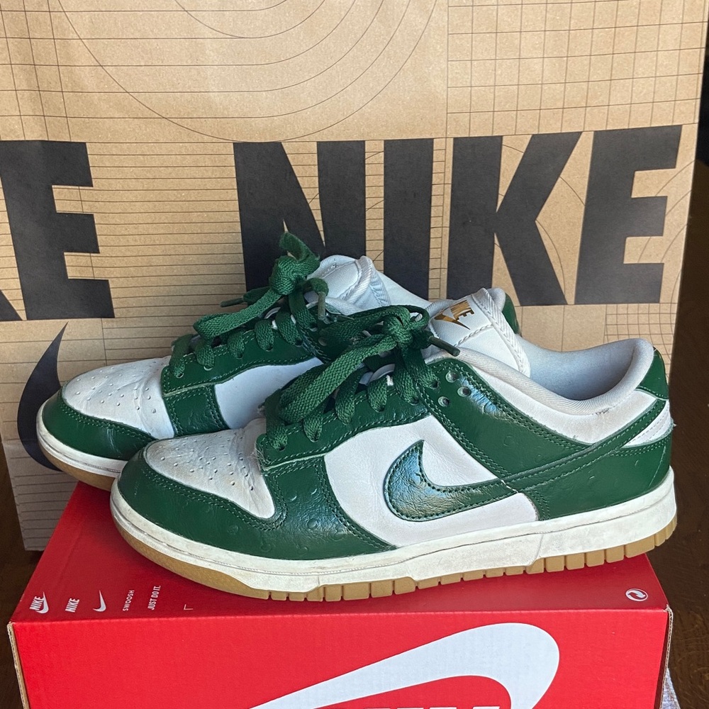 Nike Women's Green and White Low Top Sneakers
